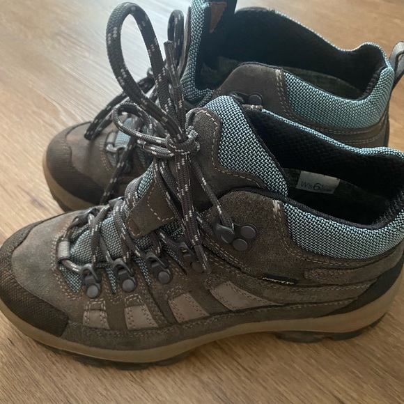 LL Bean Women’s Gore-Tex Boots Vibram Suede Hiking Made in Italy 6 1/2 gray - Picture 5 of 7